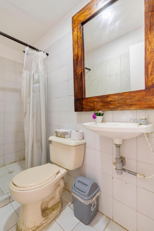 Mango Tree Ctg 420 Hostal *